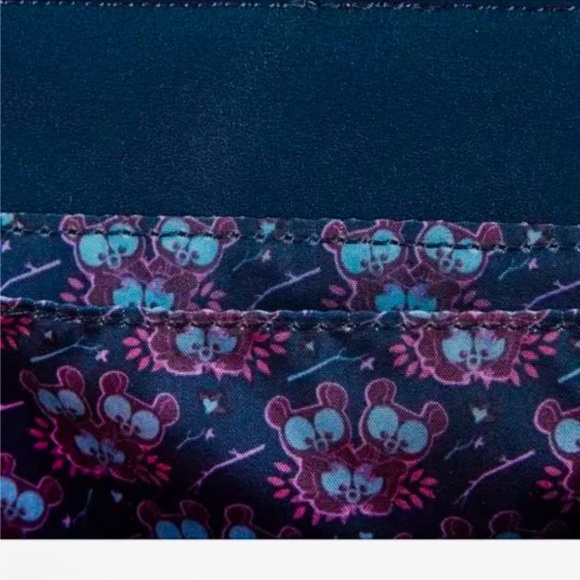 LOUNGEFLY BRAVE PRINCESS CASTLE bag. Chain strap detail!! New tags!!!! - Picture 9 of 10